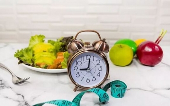توصیه‌هایی برای پایبندی به رژیم غذایی «فستینگ»