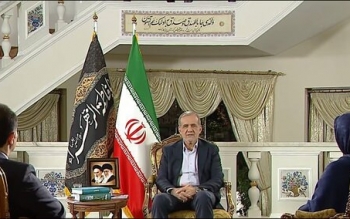 پزشکیان:برای پرداخت پاداش بازنشستگان و پرستاران مشکل داریم/موضوع رفع فیلترینگ را با وفاق حل می کنیم