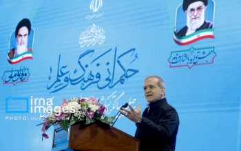 با دستور و امر و نهی نمی‌توان باورها، اعتقادات و فرهنگ را اشاعه و جامعه را هدایت کرد