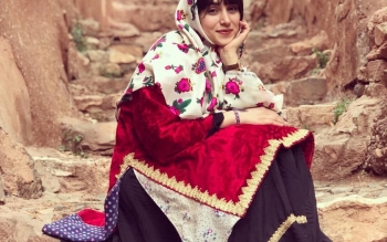 پرستو احمدی خواننده‌ای که در کاروانسرای قدیمی کنسرت فرضی برپا کرد آزاد شد