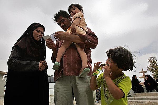 وزیر کشور: هنوز ۲ میلیون اتباع غیرمجاز در ایران سکونت دارند