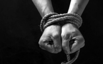گروگانگیری مشکوک مرد طلافروش و سرقت نیم کیلو از طلاهای او 