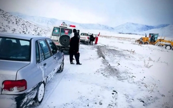 به دلیل کولاک و برف؛ از ساعت ۲۴ امشب آزادراه قزوین-رشت و دیگر جاده های شمال به روی خودروها بسته می شود