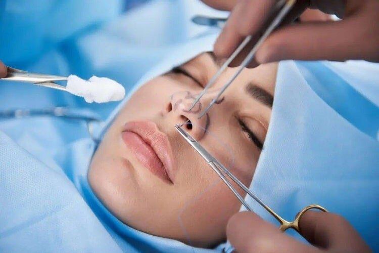 کدام پزشکان صلاحیت فعالیت در حوزه «زیبایی» را دارند؟