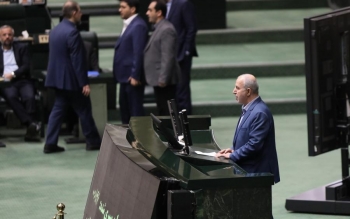 آقای کوچکی نژاد، به وزیر اقتصاد ۶ماه هم فرصت ندادید؛شما بفرمایید در ۲۰سال نمایندگی برای رشت چه کرده اید؟