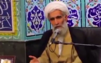 سرود ملی، مُطرب بازی است/ پرچم ملی یک تکه پارچه است/ خاک مقدس نیست