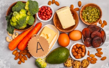 این مواد غذایی به سلامت چشم های شما کمک می کنند