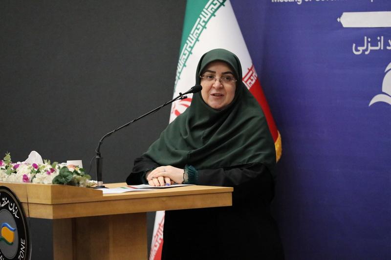 مهاجرانی: فضای دیدار اعضای دولت با رهبری بر بیان خدمت رسانی ها قرار داشت/ با سایر قوا برای حل مسائل، اجماع سازی می کنیم