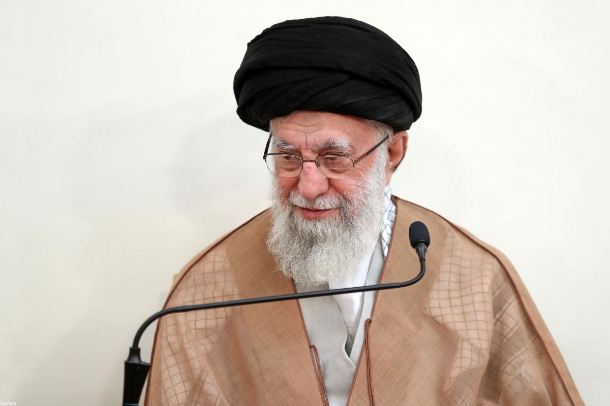 امروز برای خدمت به مردم، فضای عمومی کشور مناسب و فرصت ها بسیار است/با مردم گرم بگیرید