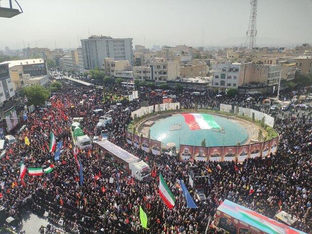 بدرقه سرداران، دانشمندان و خانواده های بیگناه شهید شده توسط اسرائیل با حضور گسترده مردم تهران/تصاویر 