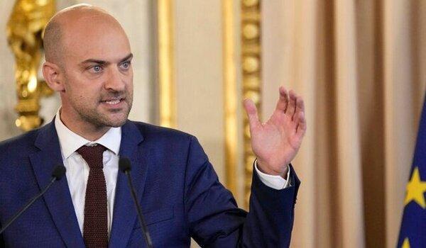 تهدید فرانسه به فعال کردن مکانیسم ماشه تا پایان ماه اوت