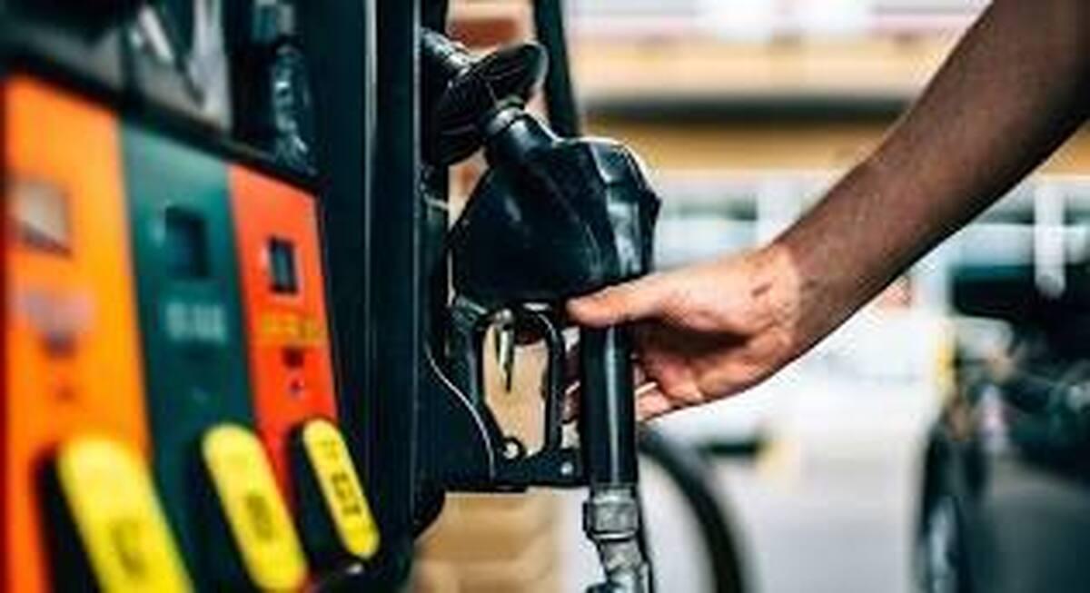نزدیک اتوبان رشت،به پزشکیان بنزین مخلوط شده با آب فروختند