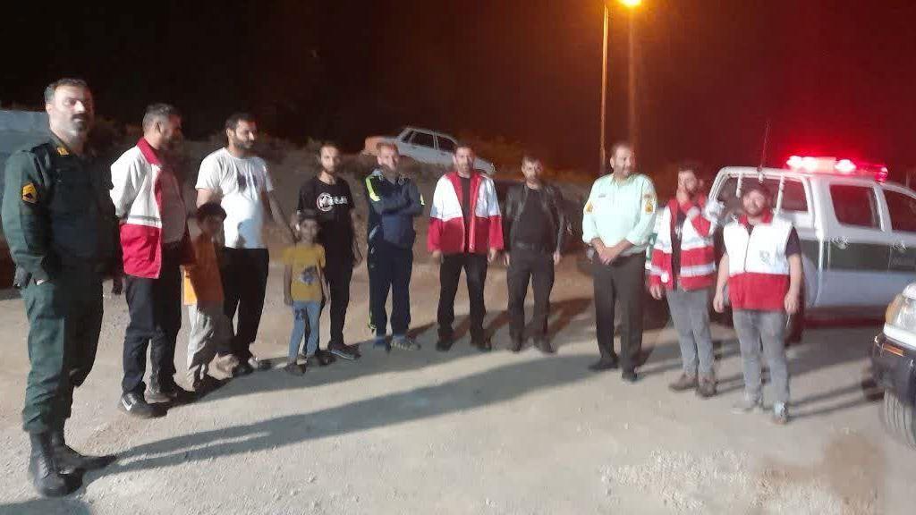 نجات خانواده گمشده اهل عسلویه پس از ۴ ساعت جست‌وجو در جنگل‌های مه‌آلود دیلمان