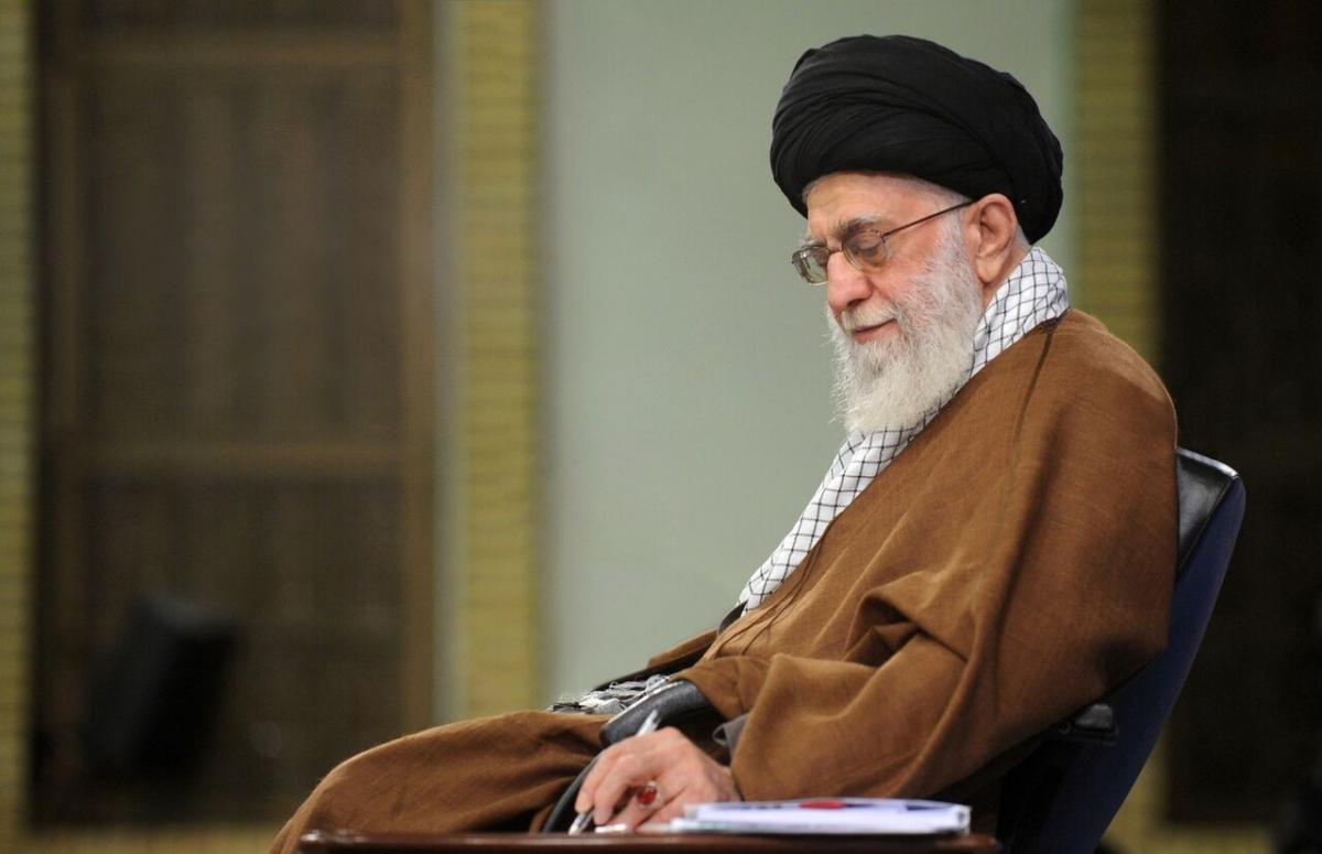 رهبر انقلاب: ترویج و آموزش نماز، تکلیف حتمی دستگاه‌های تبلیغ دین و رجال دینی است