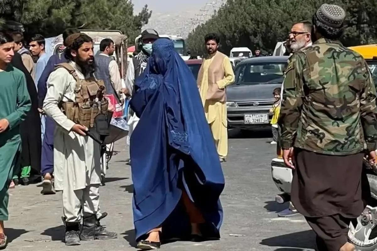 سرودن اشعار عاشقانه در افغانستان ممنوع و عکس زنان از شناسنامه  حذف شد