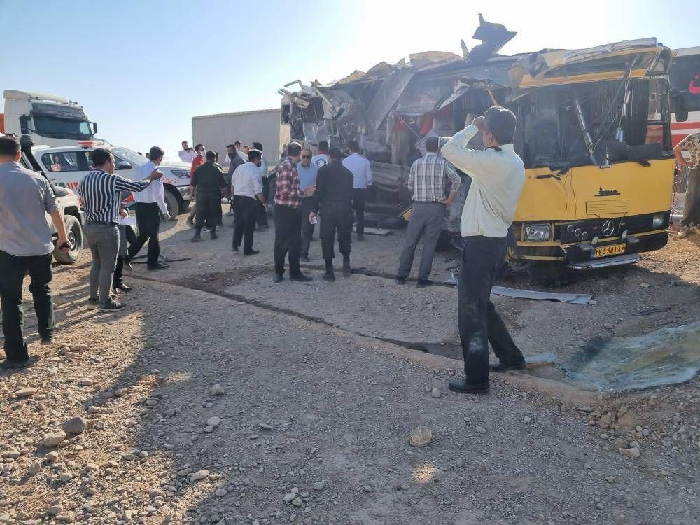  عزل ۳ مسئول در پی مرگ ۲ دانشجو و زخمی شدن ۱۱ دختر در تصادف اتوبوس؛توقف فعالیت دانشکده پیراپزشکی سمنان تا اطلاع بعدی