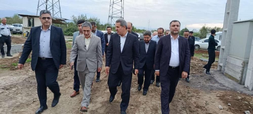 فیلم/سوغاتی جنجالی با حضور نماینده صومعه سرا باعث برکناری رئیس بنیاد مسکن کشور شد؟