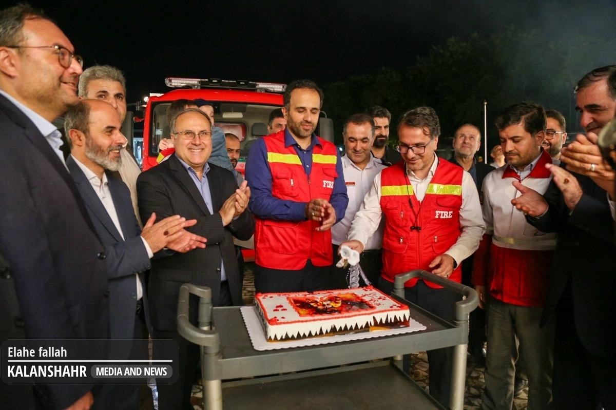 گزارش تصویری؛ تجلیل از آتش نشانان رشت در روز آتش نشانی و ایمنی