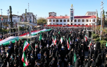 گزارش تصویری؛ گردهمایی روز هشت دی در رشت برگزار شد؛اعلام حمایت از ولایت و مقابله با جریان‌های ضد انقلاب
