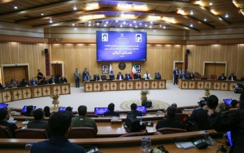 نشست وزیر ارتباطات و فناوری اطلاعات با  فعالان حوزه ی فا وا و شرکت های دانش بنیان در رشت