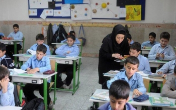مجلس مجوز استخدام ۱۰ هزار معلم بازنشسته و حق‌التدریس را صادر کرد