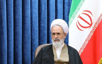 نامه مهم آیت الله اعرافی به پاپ رهبر کاتولیک‌های جهان