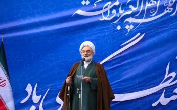امام جمعه رشت: حضور مردم در میادین شهر موجب عقب نشینی دشمن شد
