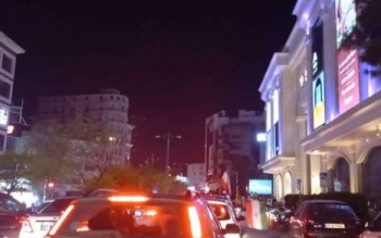 «دور،دور» در اندرزگوی تهران اینبار با پرچم  ایران