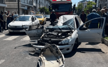 نجات معجزه آسای دختر نوجوان از خودروی مچاله شده