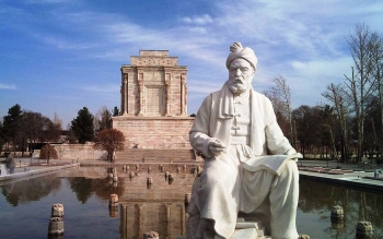 آرامگاه فردوسی بعد از ۶۰ سال سنددار شد