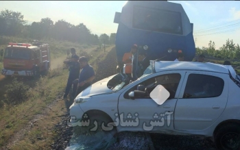 تصادف مرگبار پژو ۲۰۶ با قطار در جاده لاکان رشت؛ ۲ نفر جان باختند