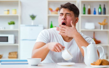 احساس خواب‌آلودگی در طول روز نشانه فشارخون بالا است