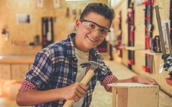 چگونه می‌توان به نوجوانان یاد داد با ایده‌های کوچک کسب‌وکار ایجاد کنند