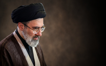 این عکسِ آیت الله سید مجتبی خامنه ای، رهبر انقلاب،جدید است؟