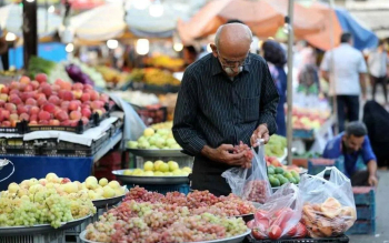 پلمب ۱۰ روزه میوه فروشی متخلف در رشت به دلیل گران فروشی