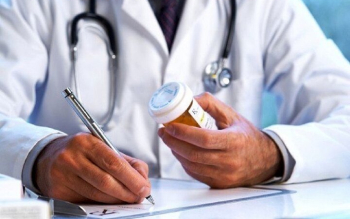 علیپور: فروش دارو در مطب ممنوع است