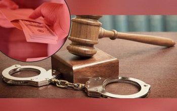  یکی از بخشداران رضوانشهر به جرم اخذ رشوه دستگیر شد
