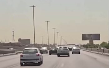 فیلم/توقیف پژو ۲۰۷ با رانندگی خطرناک و ۱۶ میلیون خلافی؛راننده: چون حالم خوب است این طور رانندگی می کنم