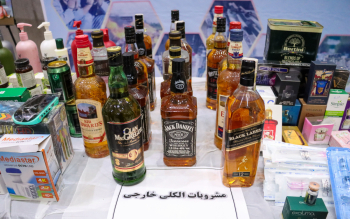 گزارش تصویری؛ نمایشگاه کشفیات پلیس گیلان:از سلاح، مشروبات الکلی و مواد مخدر تا ...