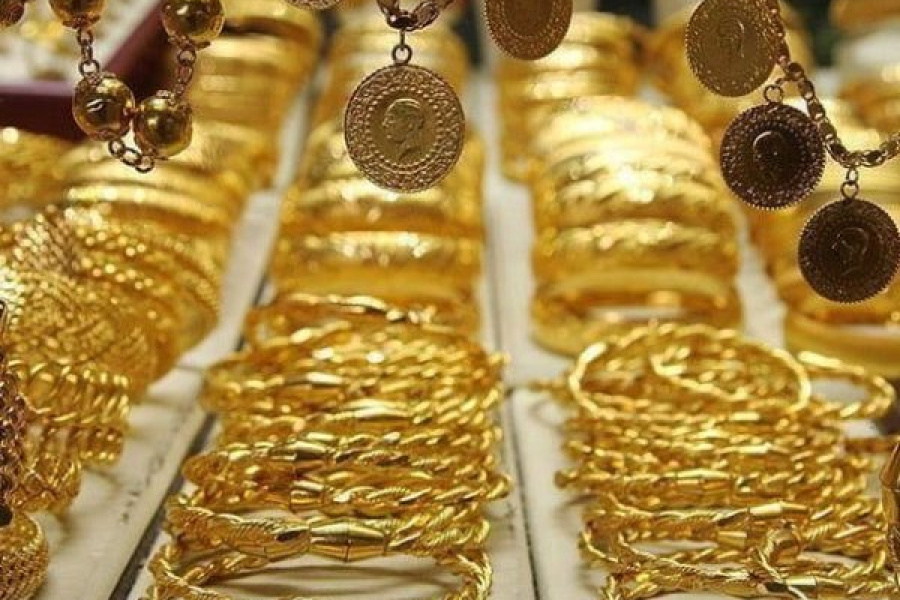 پیش‌بینی قیمت طلا و دلار شنبه ۱۸ مهر؛ دلار روی ۲۶۷ هزار تومان ایستاد؛آیا طلا شنبه گران می‌شود؟