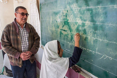 بازنشسته‌ها می‌توانند در مدارس غیردولتی تدریس کنند؟